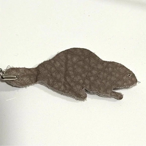 Roots Village Tribe Pebbled Leather Gray Taupe Crossbody Bag Canada π¨π¦ - Picture 8 of 12